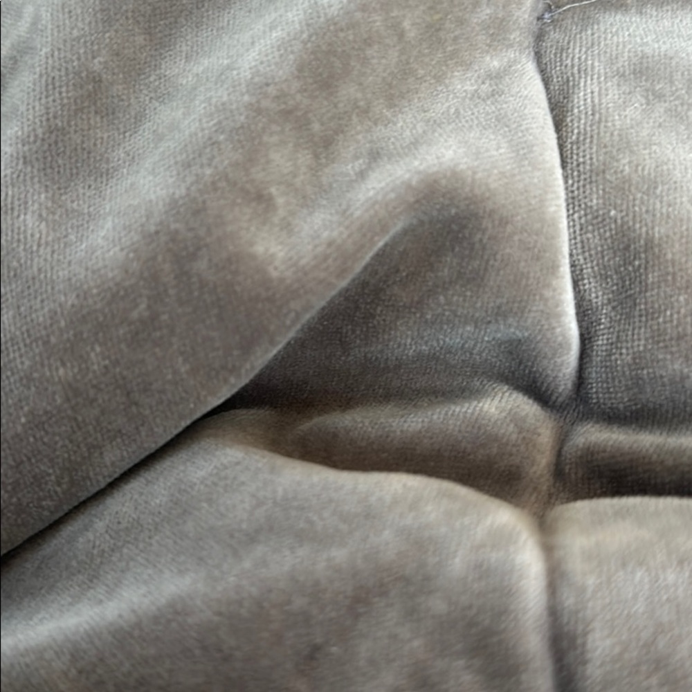 Meet your Posher, Claire